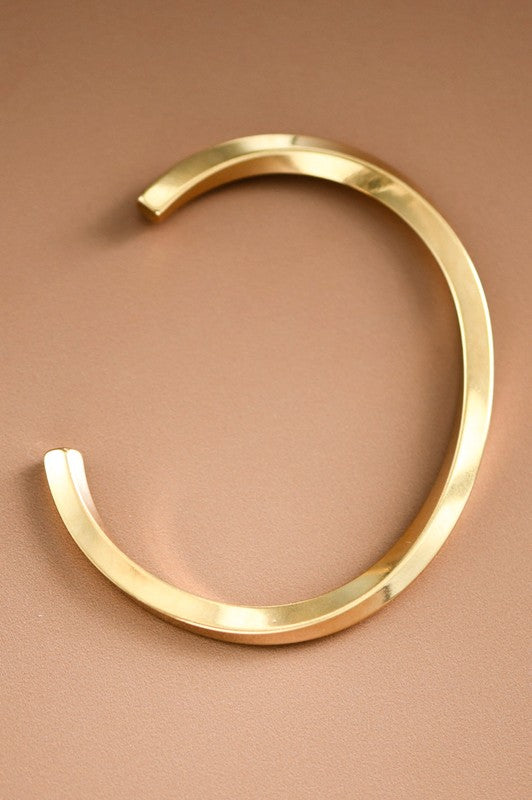 Gracie Twisted Cuff