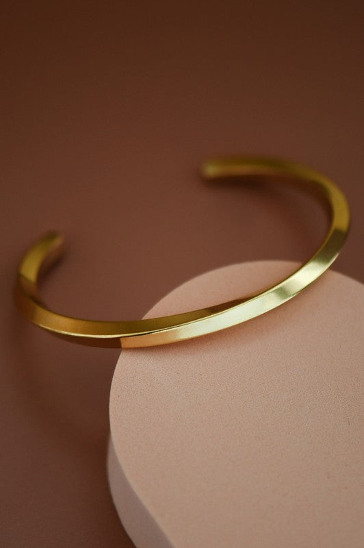 Gracie Twisted Cuff