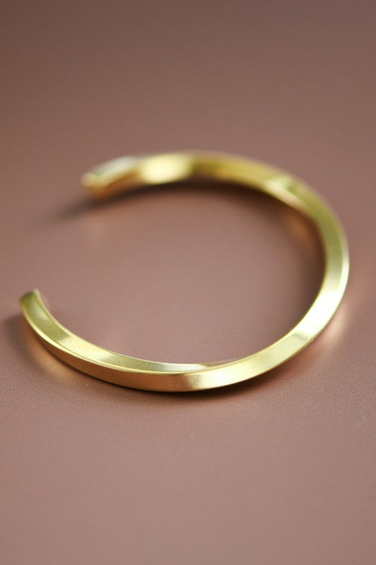 Gracie Twisted Cuff